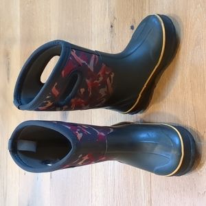 Girls' Bogs boots